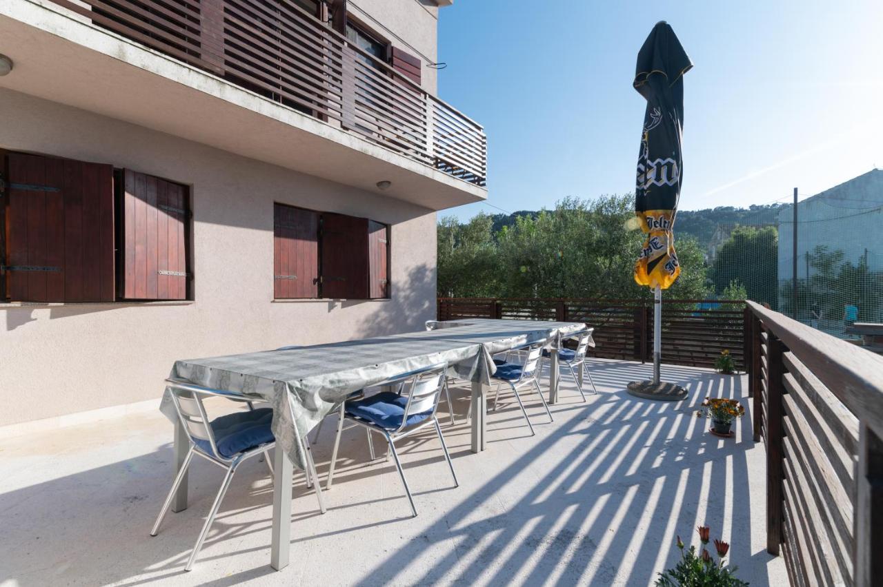 Beachfront Apartments Calm Sea Преко Экстерьер фото
