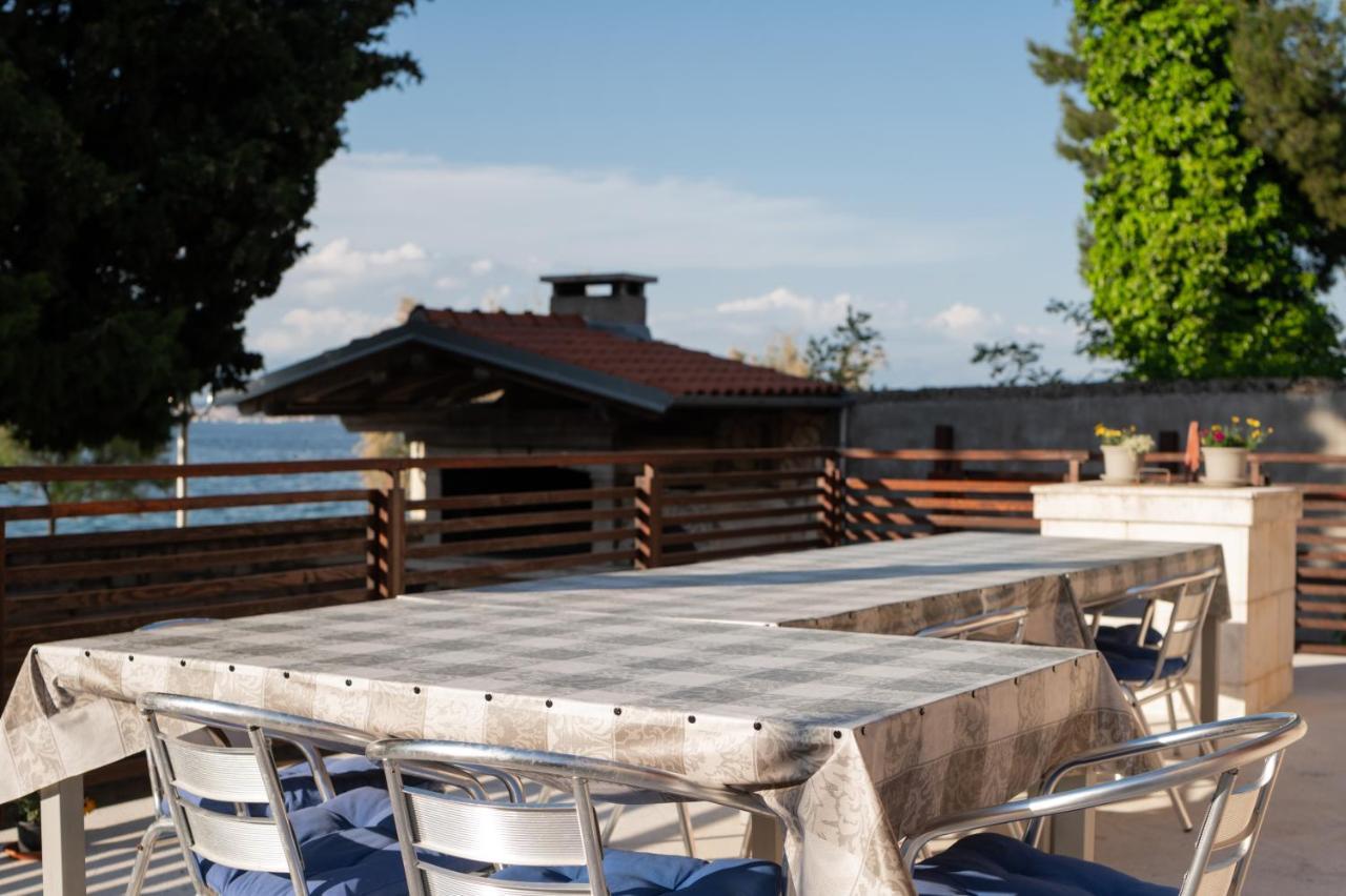 Beachfront Apartments Calm Sea Преко Экстерьер фото