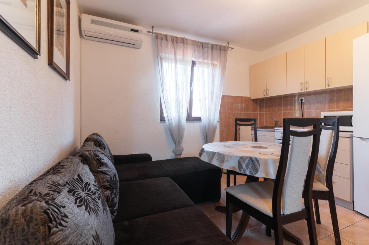 Beachfront Apartments Calm Sea Преко Экстерьер фото