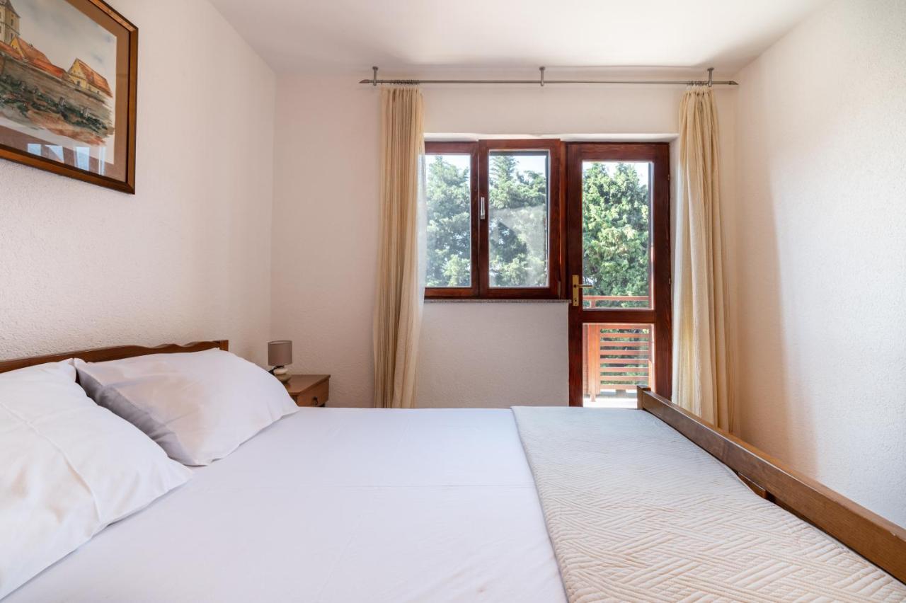 Beachfront Apartments Calm Sea Преко Экстерьер фото