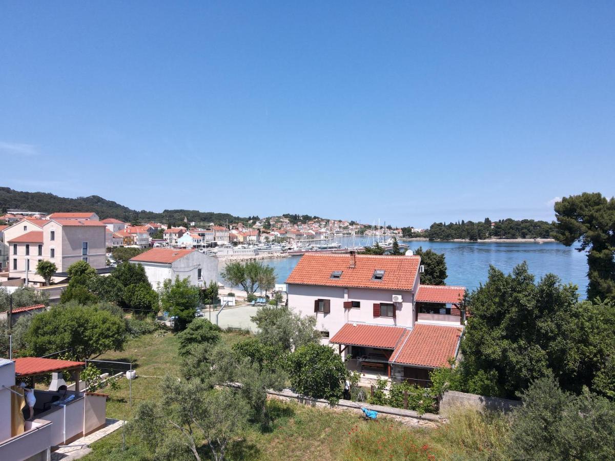 Beachfront Apartments Calm Sea Преко Экстерьер фото